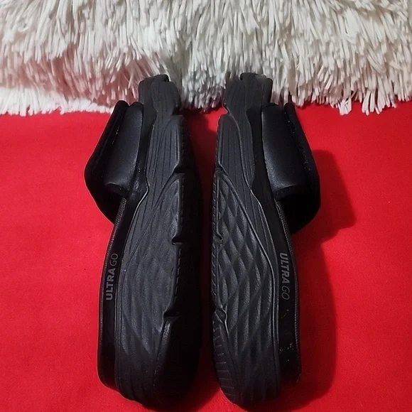 Skechers Women's, Max Cushioning - Exclusive Sandal - Picture 5 of 11